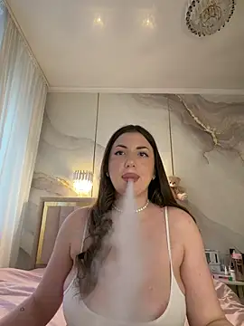 TiffaNoel online show from April 2, 2026, 2:13 pm