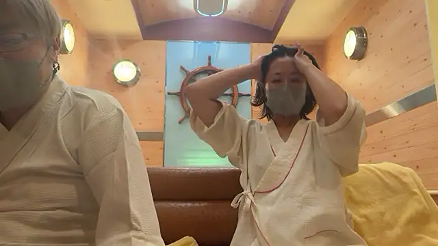 21yuri27 online show from November 6, 2025, 4:33 pm