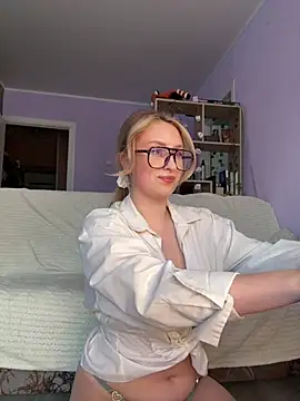 Snapshot of KassandraTress chatting on February 20, 2026, 3:36 pm KassandraTress online show from February 20, 2026, 3:36 pm