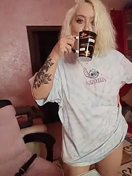 SquirtMilf00 online show from November 4, 2025, 1:53 am