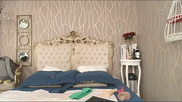 katybrownss online show from September 29, 2025, 3:13 am