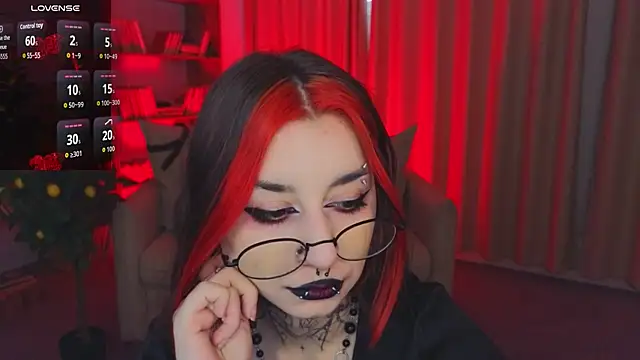 Snapshot of Mistress__Marcelline chatting on May 18, 2026, 2:01 am Mistress Marcelline online show from May 18, 2026, 2:01 am