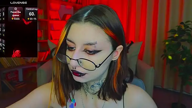 Snapshot of Mistress__Marcelline chatting on April 20, 2026, 2:36 am Mistress Marcelline online show from April 20, 2026, 2:36 am