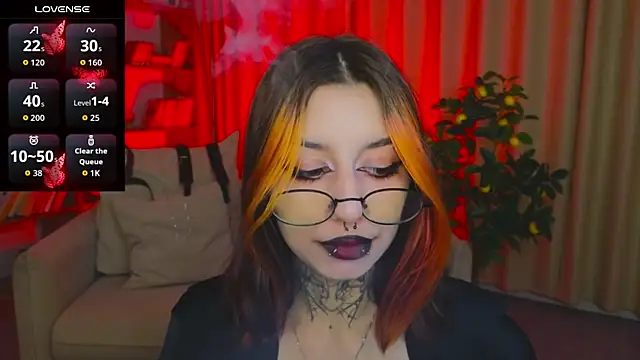 Snapshot of Mistress__Marcelline chatting on April 21, 2026, 1:42 am Mistress Marcelline online show from April 21, 2026, 1:42 am