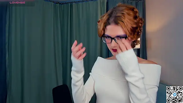 EdlinGathright online show from November 4, 2025, 3:43 am