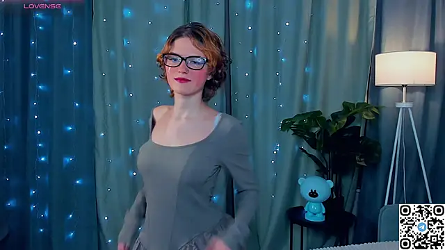 EdlinGathright online show from December 18, 2025, 3:55 am