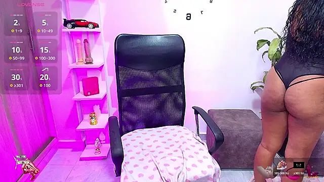 sharlottxl online show from March 15, 2026, 2:51 am