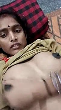 Guriya0076 online show from October 12, 2025, 9:49 pm