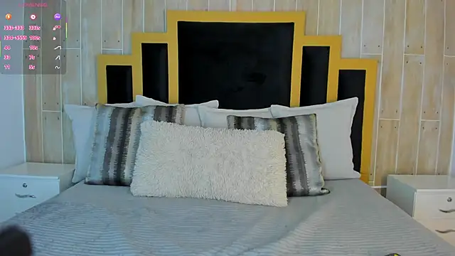 isabellasouza online show from December 5, 2025, 7:45 pm