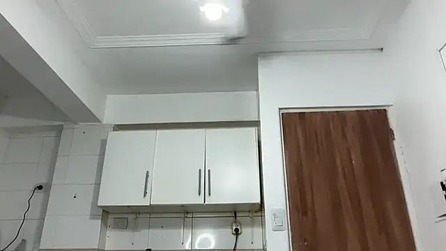 MUSCLEANGEL1 online show from November 28, 2025, 5:02 pm