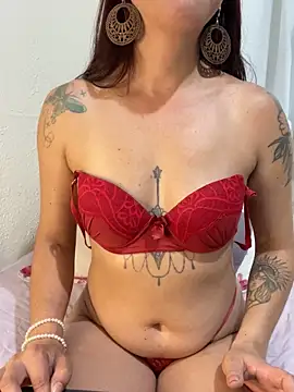 TayllorSweet  online show from December 1, 2025, 8:42 pm