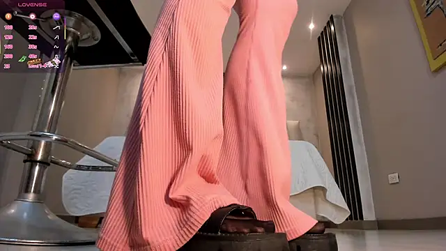 EsmeraldaGrace1 online show from November 28, 2025, 4:01 am