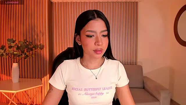 SophieHouston  online show from June 12, 2026, 2:09 am