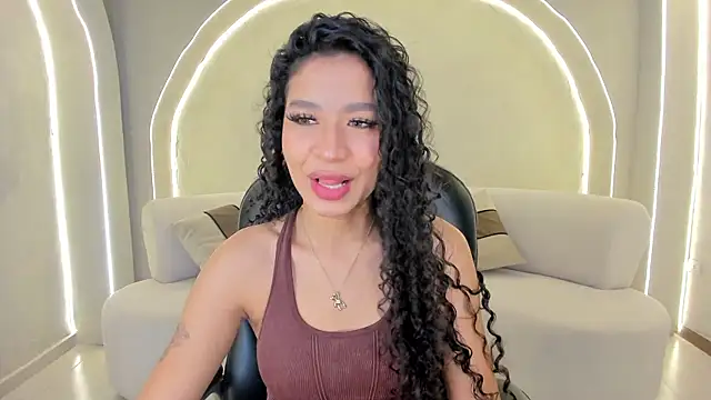 SophieHouston  online show from October 24, 2025, 3:38 am