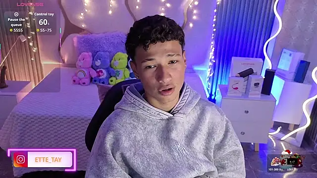 Snapshot of Ette_tay chatting on January 6, 2026, 3:32 am Ette tay online show from January 6, 2026, 3:32 am