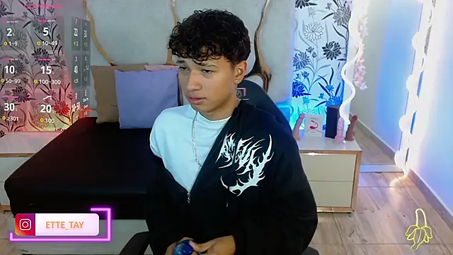 Snapshot of Ette_tay chatting on October 27, 2025, 3:18 am Ette tay online show from October 27, 2025, 3:18 am