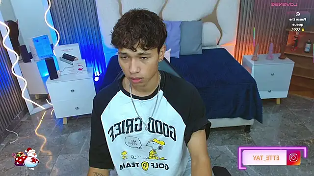 Snapshot of Ette_tay chatting on November 30, 2025, 3:51 am Ette tay online show from November 30, 2025, 3:51 am