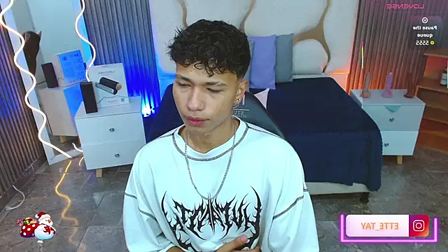 Snapshot of Ette_tay chatting on December 4, 2025, 4:00 am Ette tay online show from December 4, 2025, 4:00 am