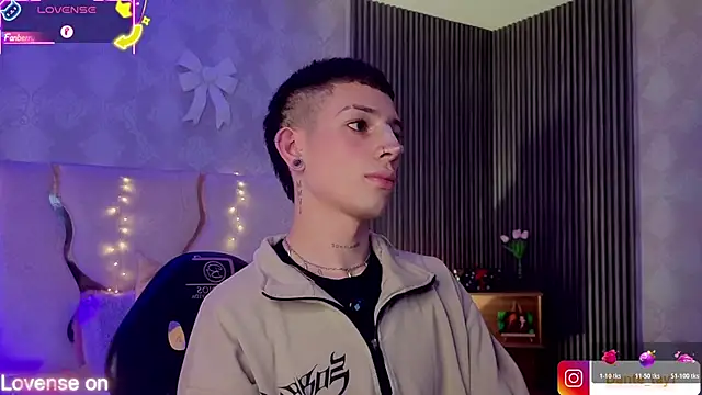 Snapshot of boyfox_tay chatting on March 1, 2026, 2:55 am boyfox tay online show from March 1, 2026, 2:55 am