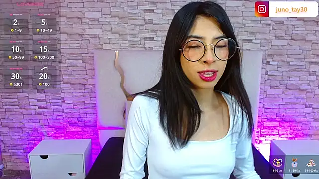 Snapshot of juno_tay chatting on November 8, 2025, 11:47 am juno tay online show from November 8, 2025, 11:47 am