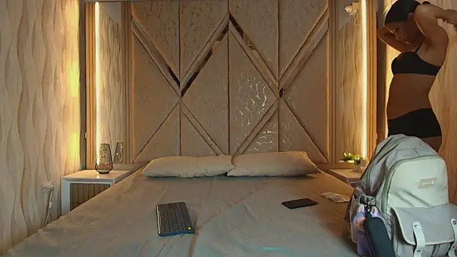 Hotcouple 222 online show from January 19, 2026, 7:23 am