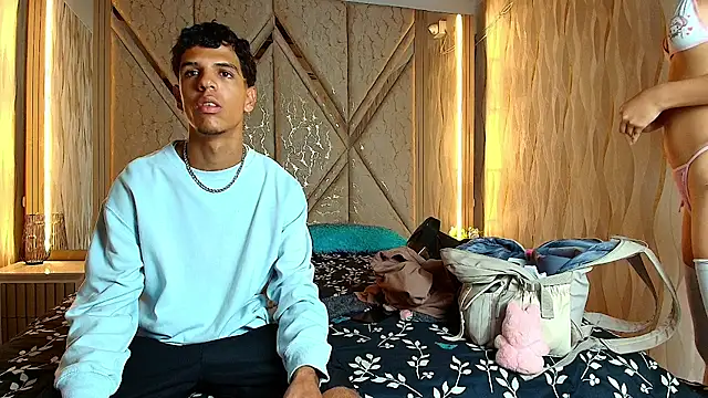 Hotcouple 222 online show from January 6, 2026, 7:12 am