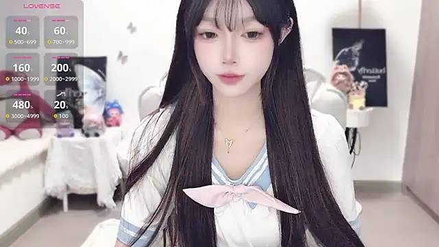 -EEBABY online show from October 17, 2025, 11:28 pm