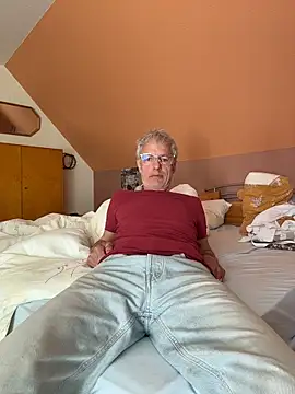 SexyLeon8 online show from May 29, 2026, 9:04 am