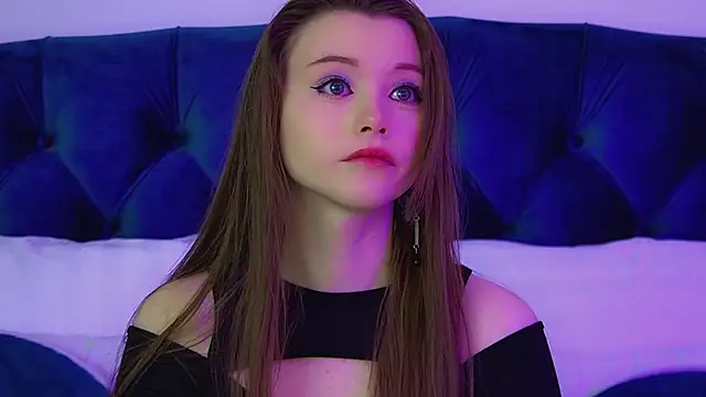 Snapshot of KeiraAsti chatting on February 1, 2026, 6:11 am KeiraAsti online show from February 1, 2026, 6:11 am