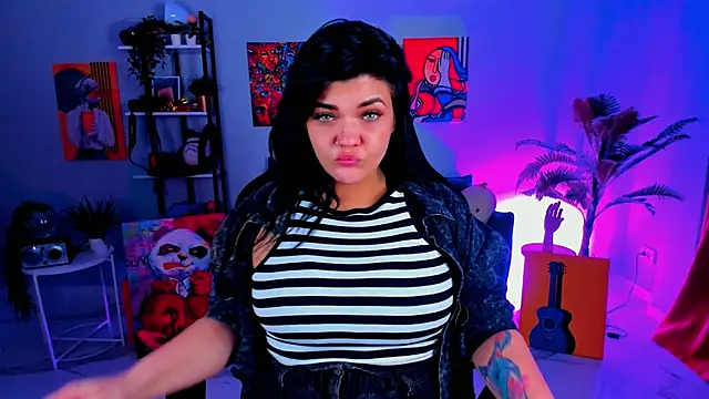 MaryHarrys online show from October 14, 2025, 8:20 pm