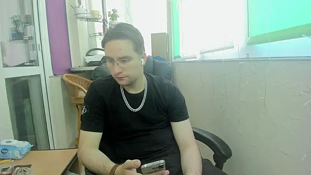 romiosabrino online show from May 26, 2026, 1:09 pm