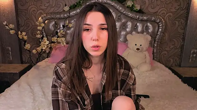 -CindyLou online show from February 13, 2026, 5:40 am