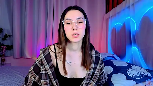 -CindyLou online show from February 3, 2026, 6:22 am