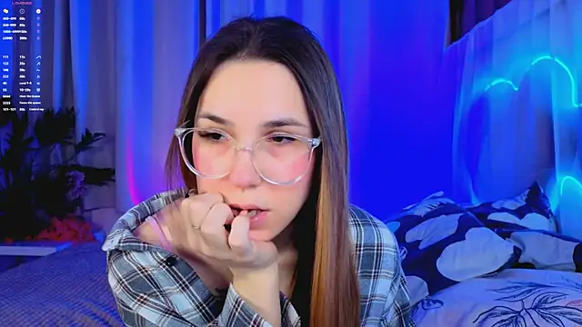 -CindyLou online show from December 23, 2025, 5:29 am