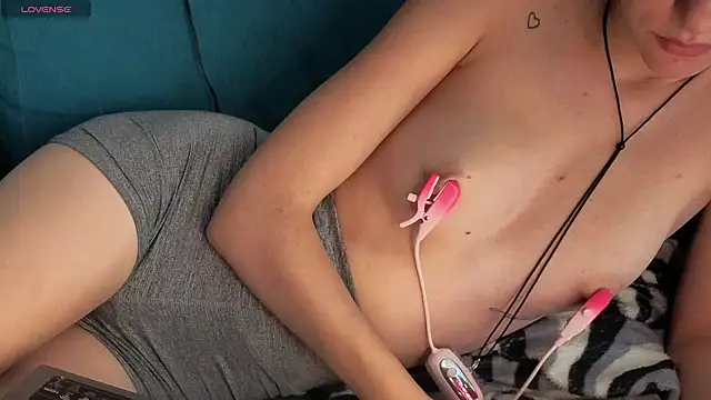 Pisypussy online show from October 15, 2025, 7:49 am