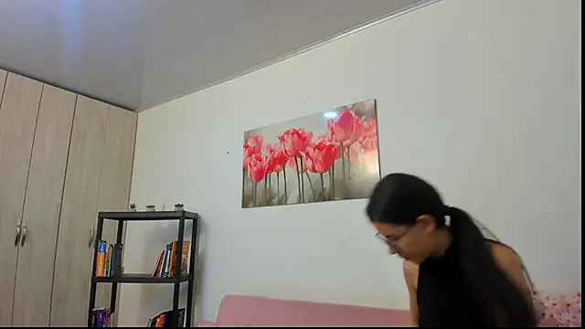 pinky f00x online show from July 6, 2026, 9:28 pm