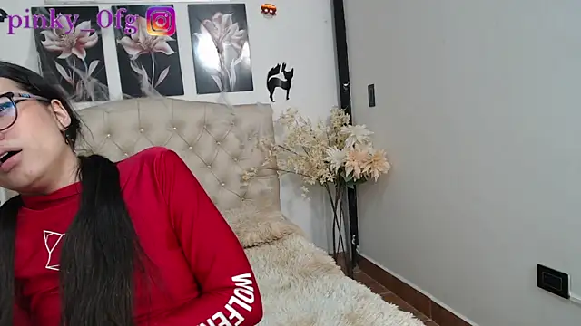 pinky f00x online show from October 16, 2025, 12:08 am