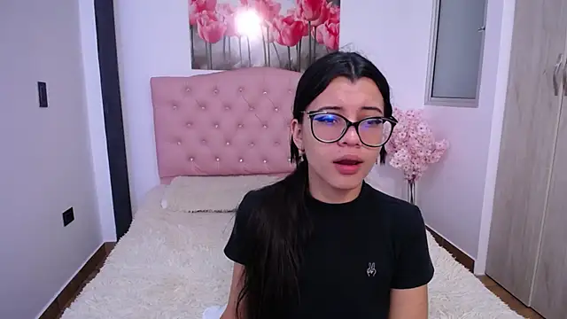 pinky f00x online show from September 25, 2025, 2:17 am