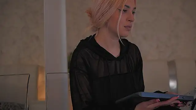 Snapshot of daisyblushh chatting on February 2, 2026, 3:11 pm daisyblushh online show from February 2, 2026, 3:11 pm