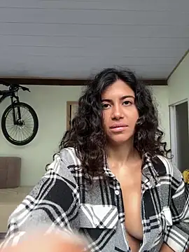 deusaludovica online show from May 9, 2026, 1:03 pm