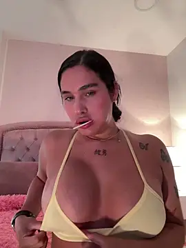 Bella  Wood online show from January 14, 2026, 8:34 pm