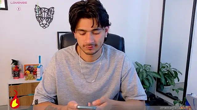 Snapshot of Elian_savoy chatting on February 13, 2026, 10:26 am Elian savoy online show from February 13, 2026, 10:26 am