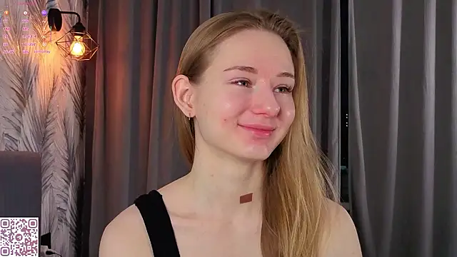 Snapshot of ElvinaRose chatting on February 12, 2026, 2:33 am ElvinaRose online show from February 12, 2026, 2:33 am