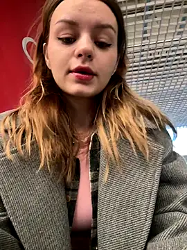 Cum girlss online show from October 12, 2025, 4:25 am