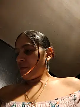 butterflykhash89 online show from September 15, 2025, 3:40 am