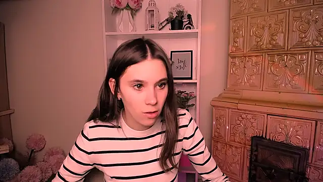 RosaRay  online show from April 15, 2026, 6:19 am