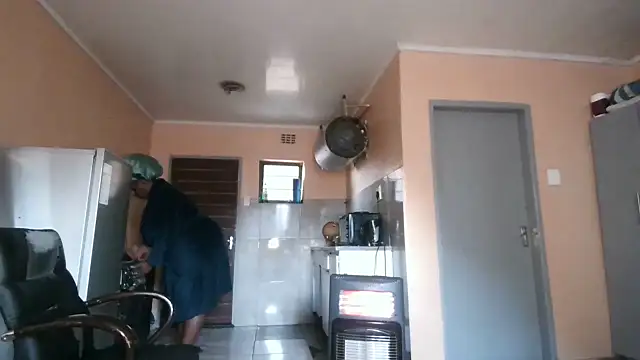 BusybooobsXXX3 online show from April 23, 2026, 6:31 am