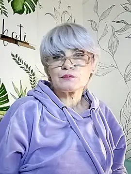 Catty Lady online show from February 7, 2026, 8:39 pm