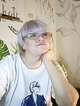 Catty Lady online show from February 1, 2026, 7:12 pm