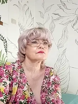 Catty Lady online show from May 14, 2026, 7:11 pm